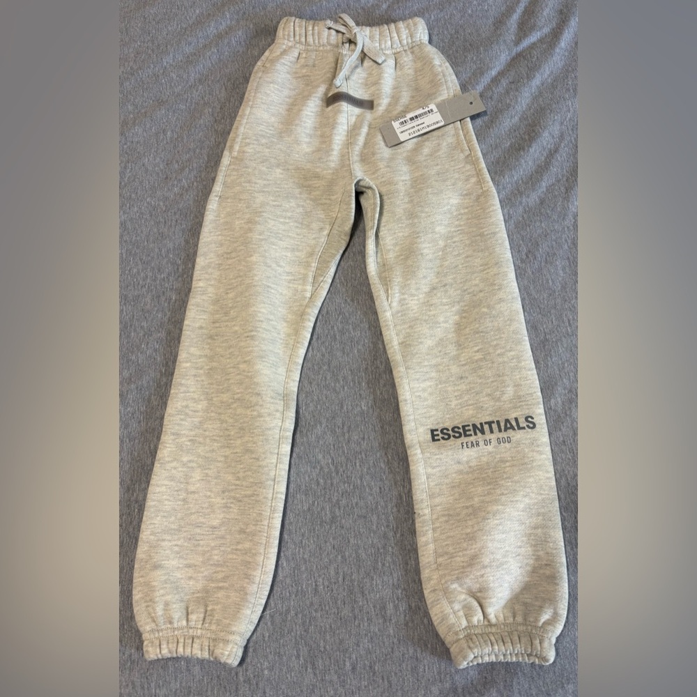 Fear of God Essentials Kids Sweatpant Oatmeal XS 4/5 Y BNWT